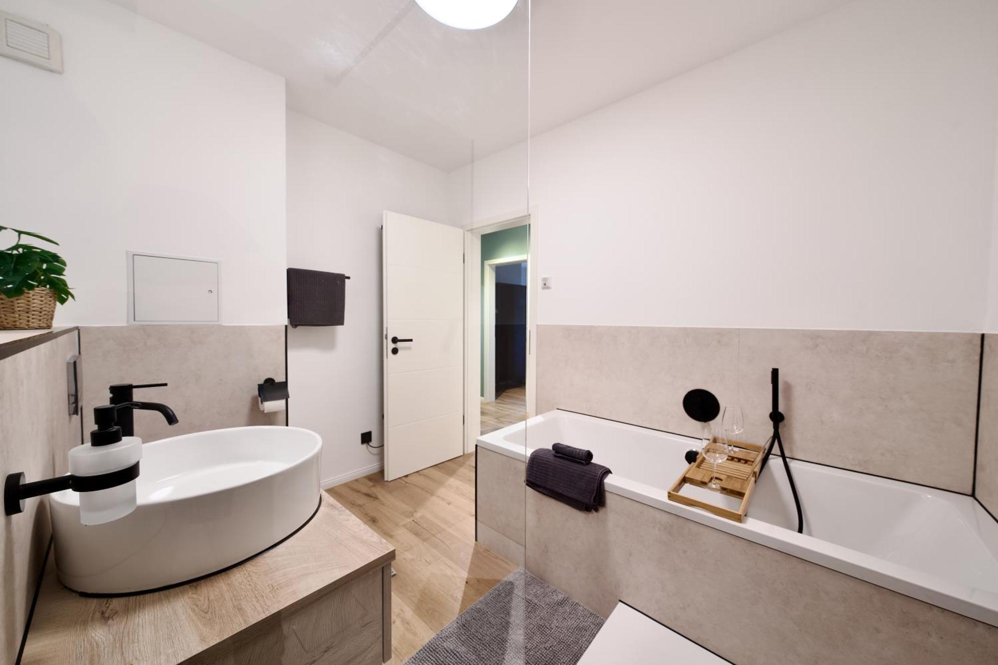 Edler Wohnraum Schwanenteich-Penthouse Mit Garage, Grill, Kaffeevollautomat, Klima, Lift & Terrasse Apartment Zwickau Ngoại thất bức ảnh